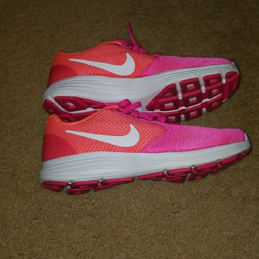 Nike Revolution 3